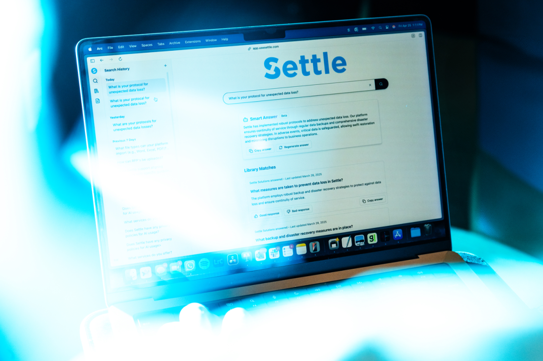 A laptop screen showing the homepage of the Settle app. Photo by Alyssa Stone/Northeastern University